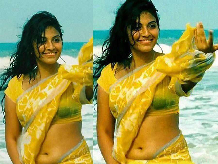 Actress Anjali Never Seen Navel Cleavage Show in Sexy Photo Gallery