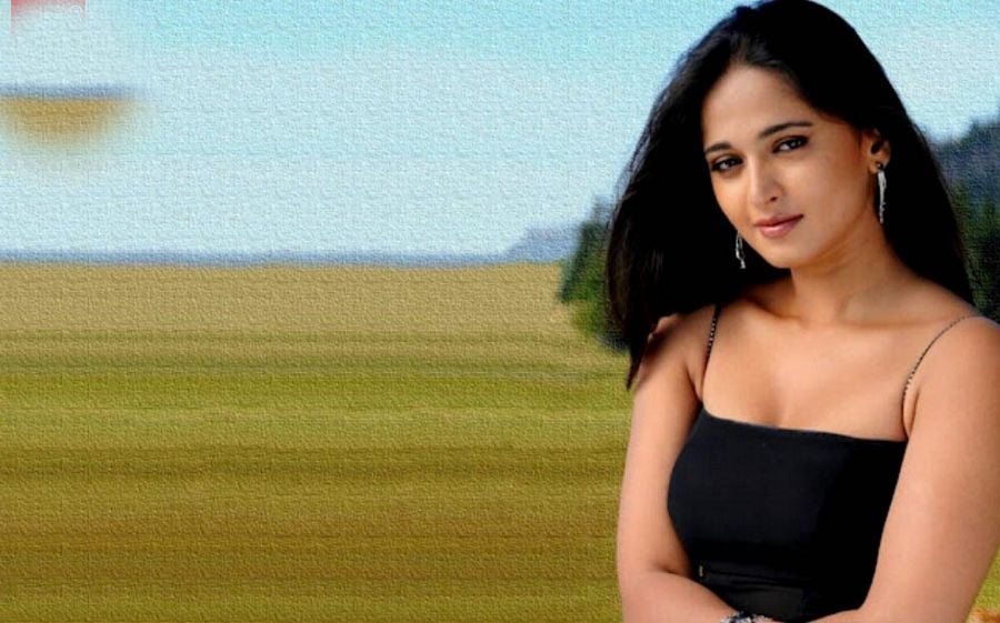 Actress Anushka Shetty Hot Sexy Photo Collection