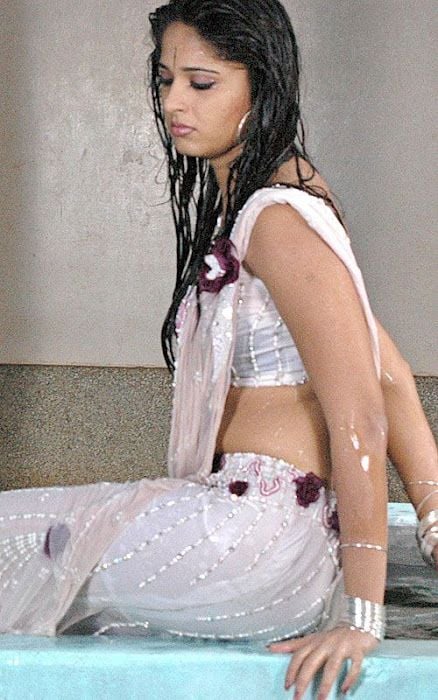 Actress Anushka Shetty Hot Sexy Photo Collection