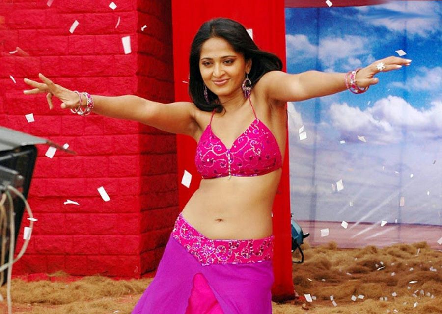 Actress Anushka Shetty Hot Sexy Photo Collection