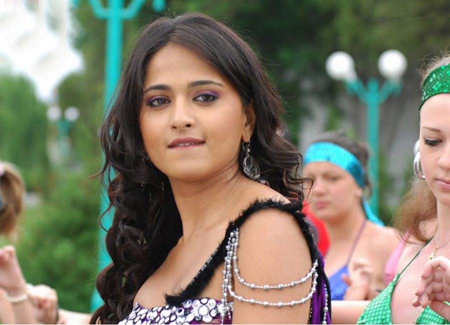 Actress Anushka Shetty Hot Sexy Photo Collection