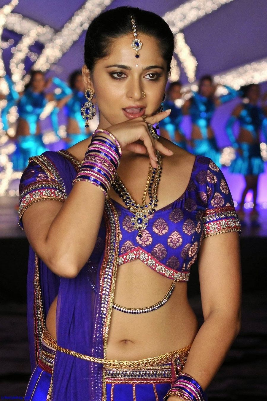 Actress Anushka Shetty Sexy Gallery