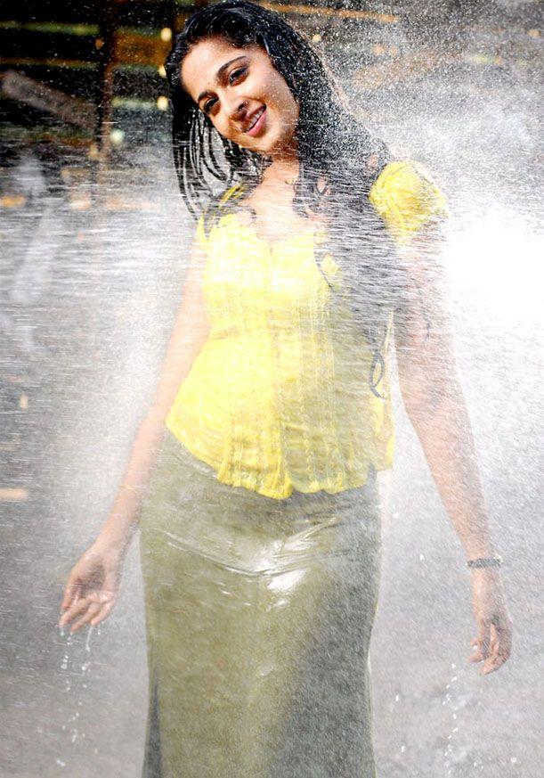 Actress Anushka Shetty Unseen Hot & Spicy Glamorous Pictures