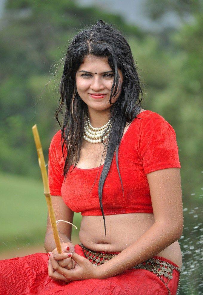 Actress Apoorva Rai Showing Wet Navel Photos