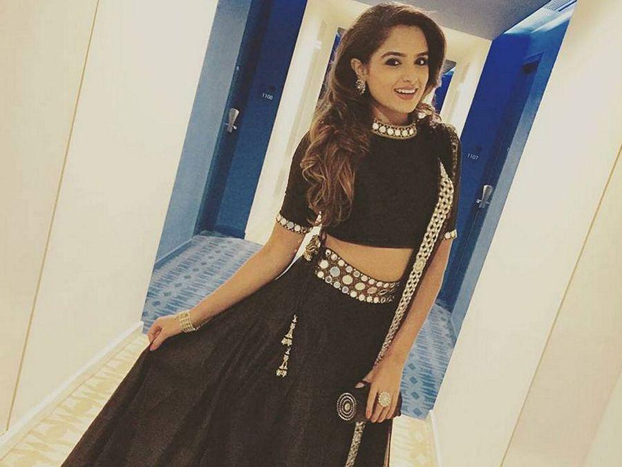 Actress Asmita Sood Hot & Spicy Unseen Photos are too Hot to Handle!