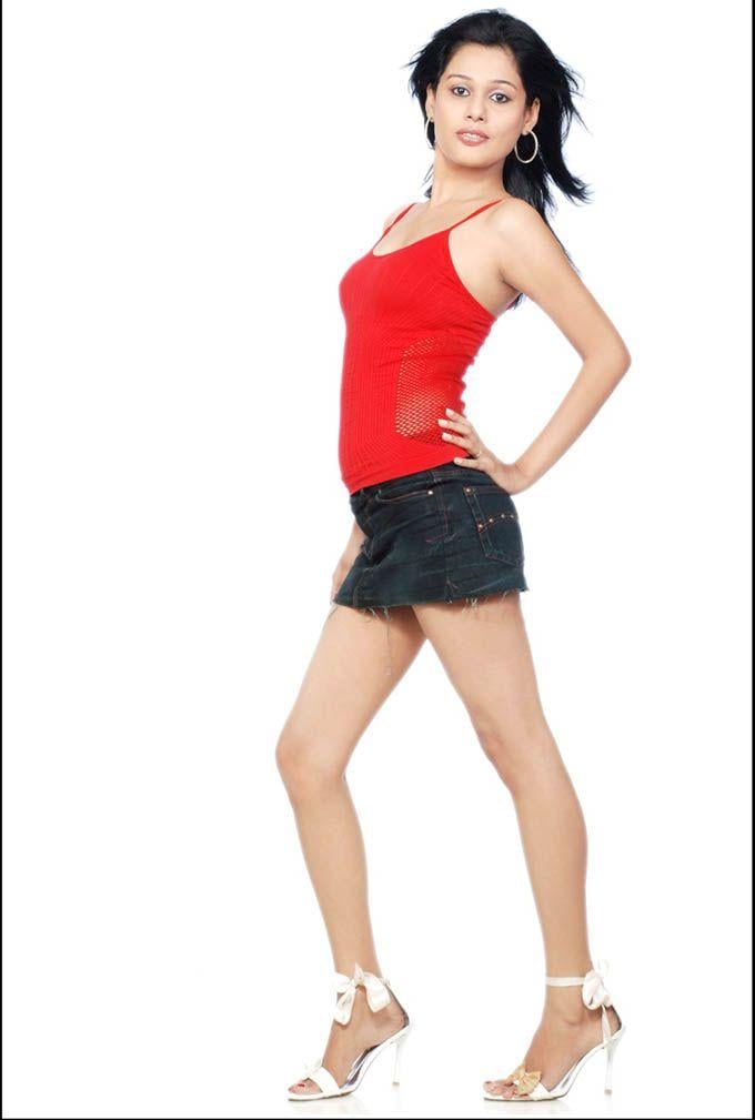 Actress Avantika Sharma Unseen Hot & Spicy Photos