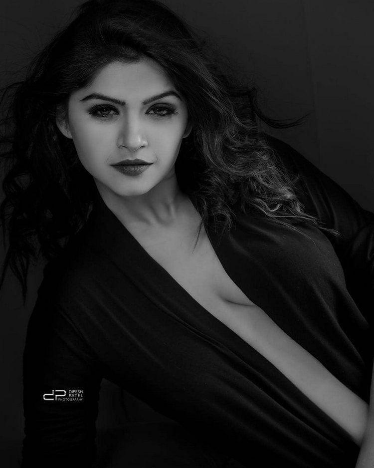 Actress Bhavana Hot & Sexy Never Seen Photos Collections!