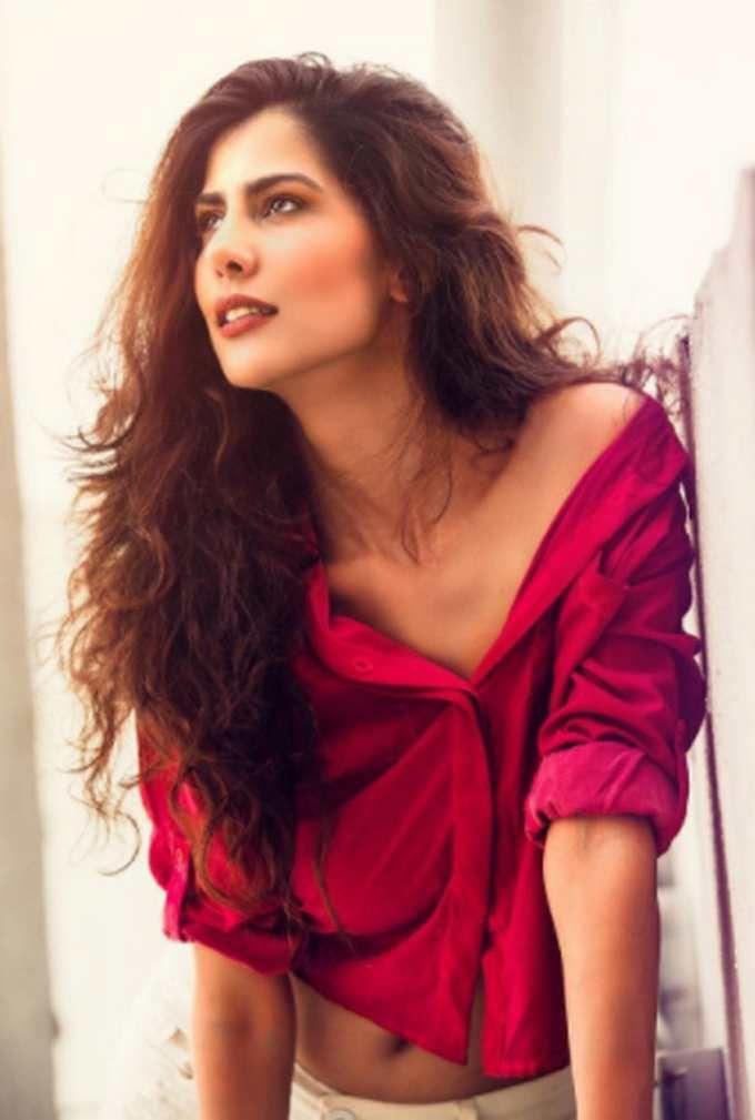 Actress Devika Singh Latest HOT Photoshoot Stills