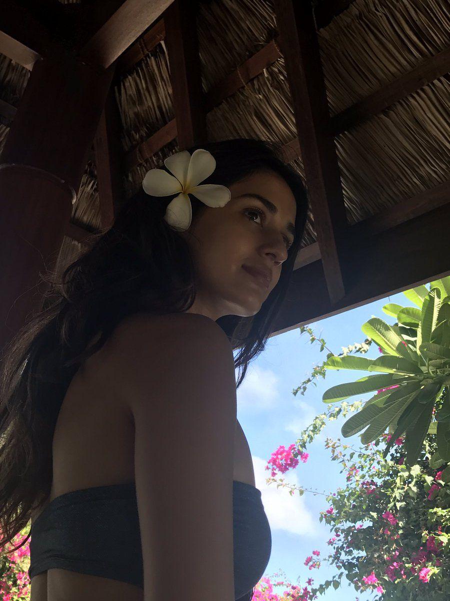 Actress Disha Patani Hot & Spicy Cleavage Photos are too Hot to Handle!