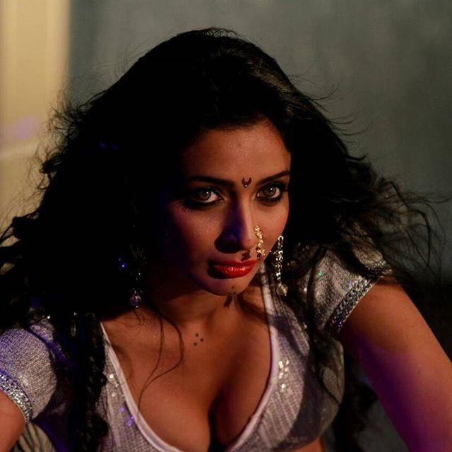 Actress Heena Panchal Hot Private Bikini & Cleavage Photos Leaked