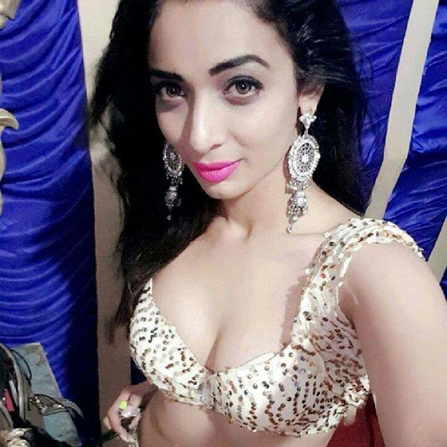 Actress Heena Panchal Hot Private Bikini & Cleavage Photos Leaked