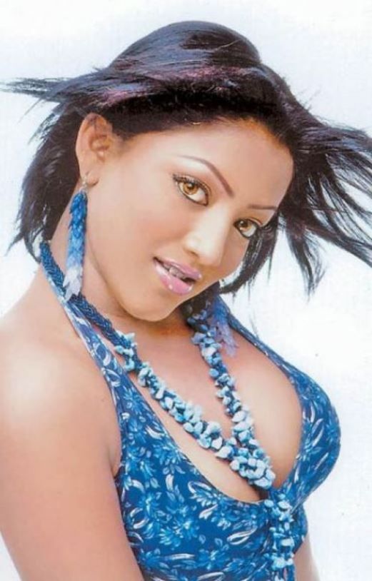 Actress Hot Spicy Cleavage Show Pics