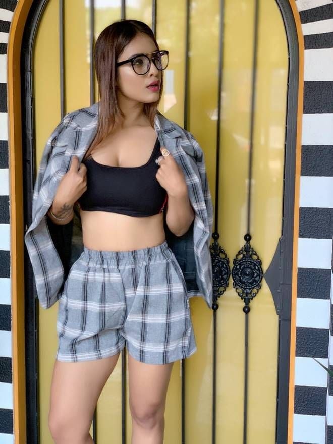 Actress Hot and Sexy Pictures