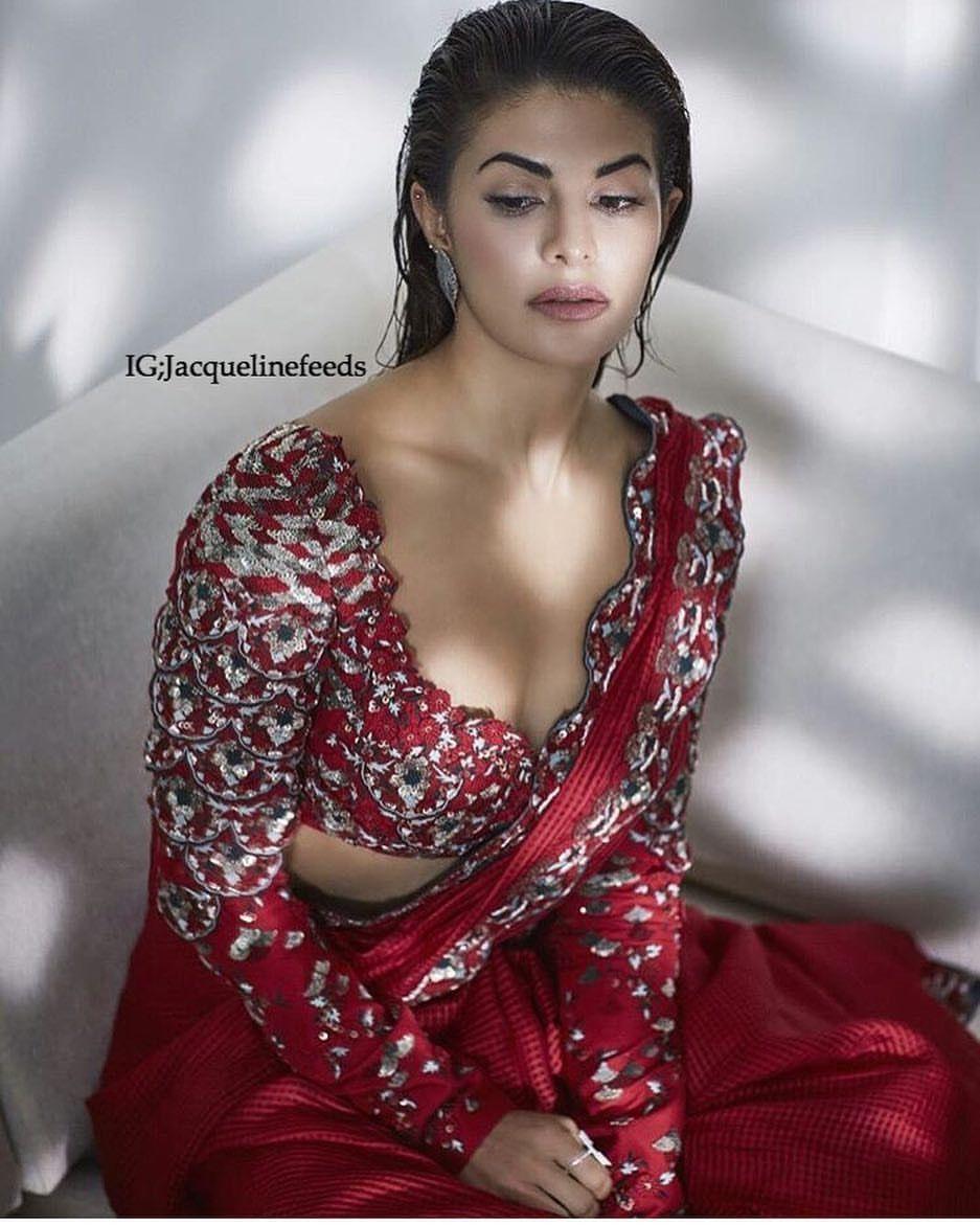 Actress Jacqueline Fernandez Hot Pics That Will Make You Slave Of Her Beauty