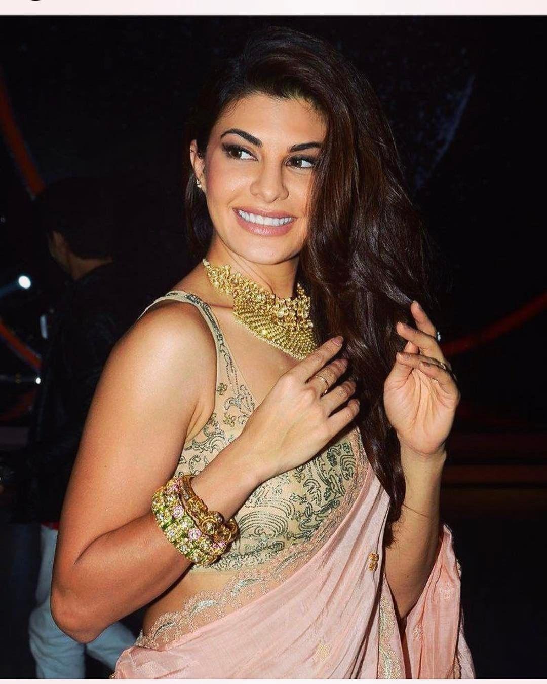 Actress Jacqueline Fernandez Hot Pics That Will Make You Slave Of Her Beauty