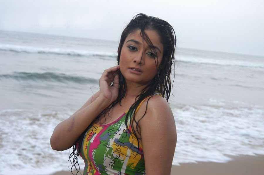 Actress Kiran Rathod Latest Unseen Hot Photos are too Hot to Handle!