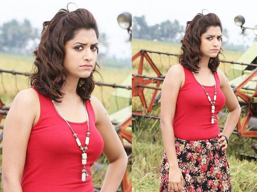 Actress Mamtha Mohandas Never Seen Hot & Spicy Wet Photos Collections