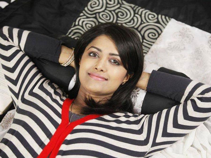 Actress Mamtha Mohandas Never Seen Hot & Spicy Wet Photos Collections