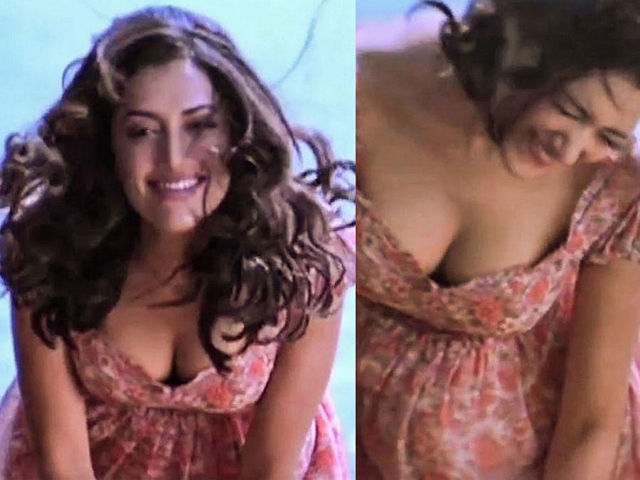 Actress Mamtha Mohandas Never Seen Hot & Spicy Wet Photos Collections