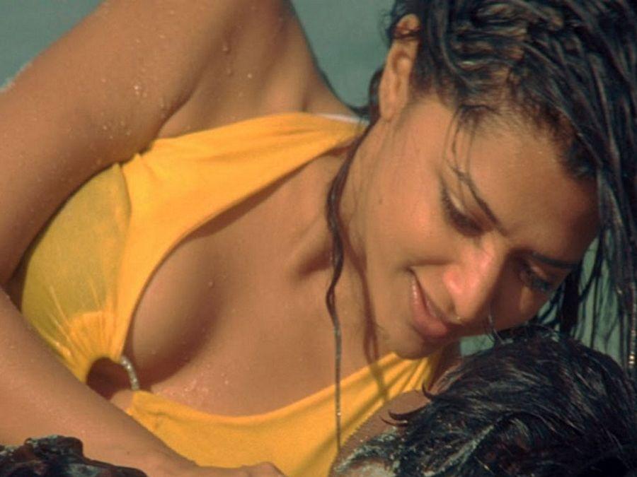 Actress Mamtha Mohandas Never Seen Hot & Spicy Wet Photos Collections
