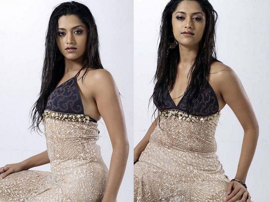 Actress Mamtha Mohandas Never Seen Hot & Spicy Wet Photos Collections