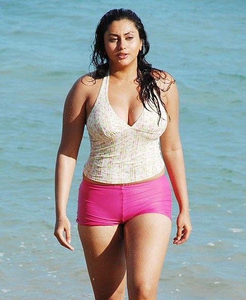 Actress Namitha Hot Navel & Cleavage Show Pics