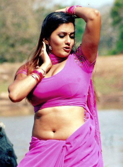 Actress Namitha Hot Navel & Cleavage Show Pics