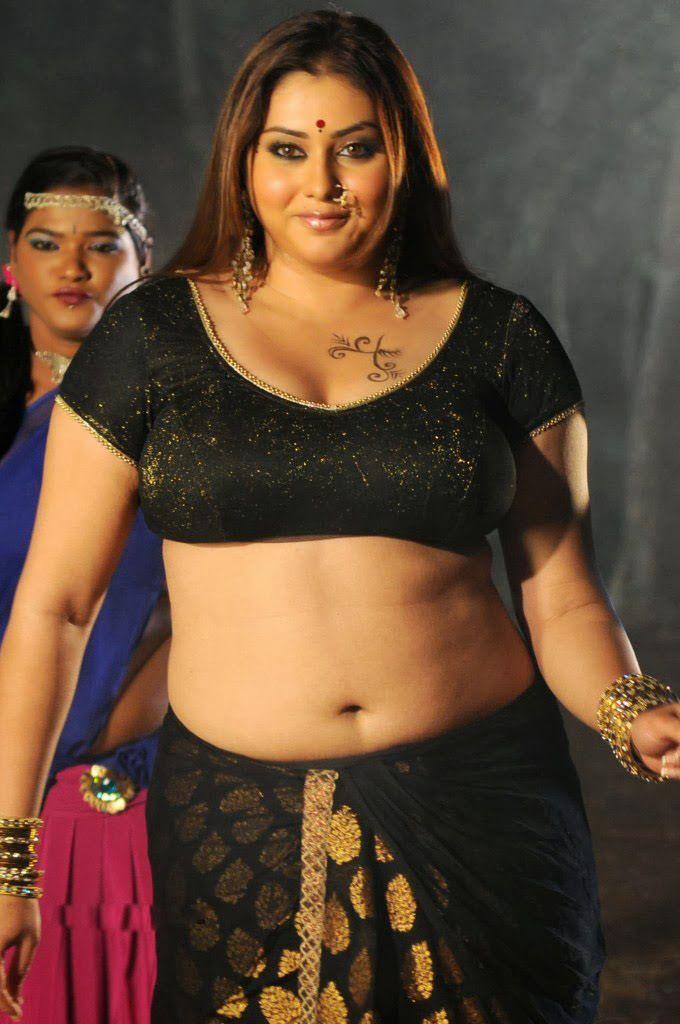 Actress Namitha Hot Navel & Cleavage Show Pics