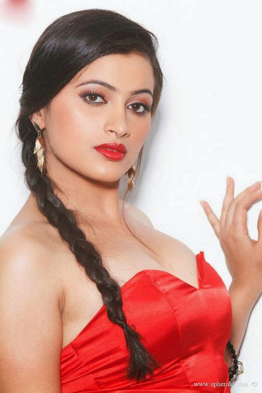 Actress Navneet Kaur Sexy Images
