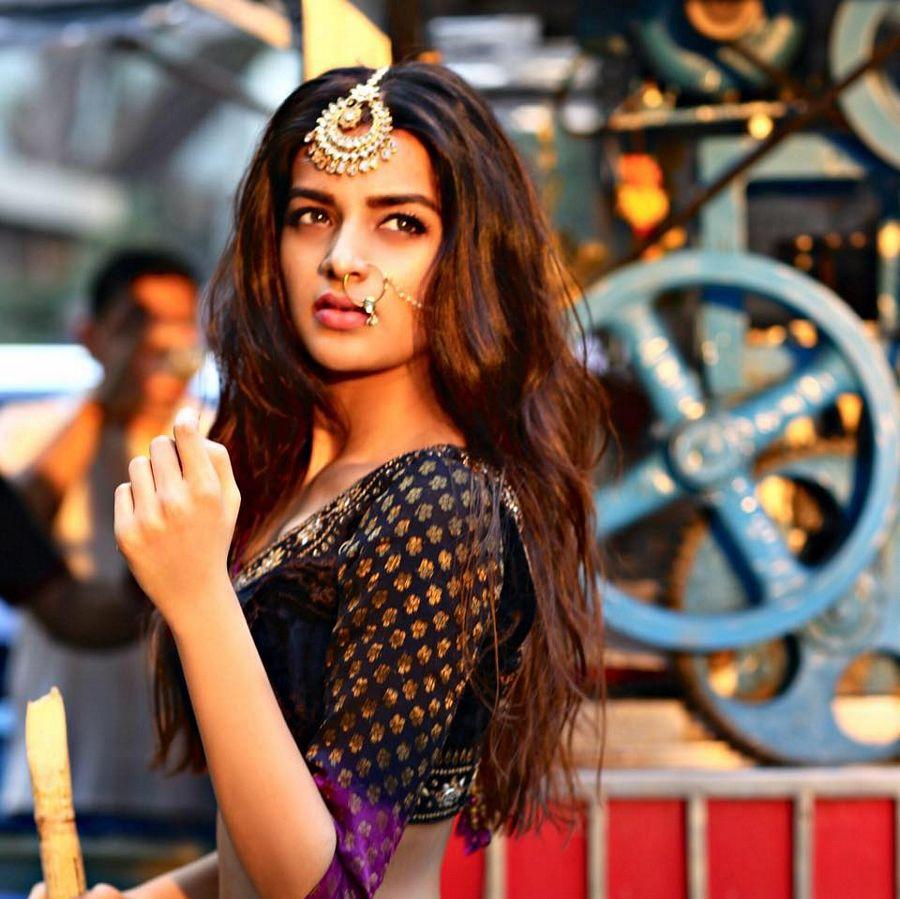 Actress Nidhhi Agerwal Hot Photos