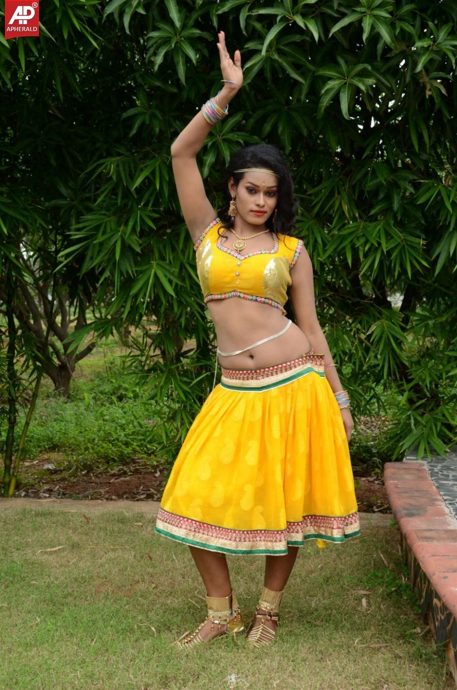 Actress Nisha Hot Sexy Photos