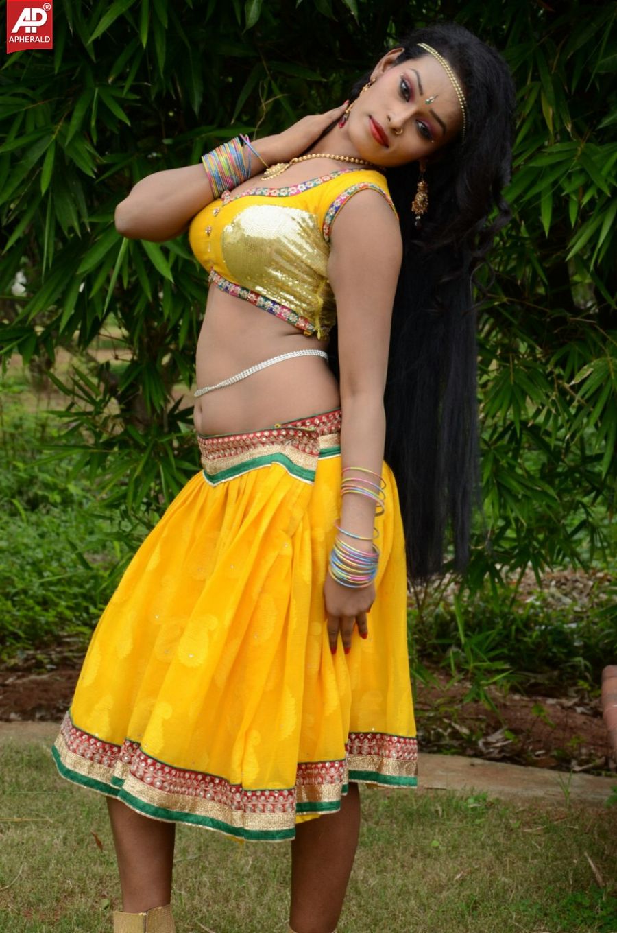 Actress Nisha Hot Spicy Gallery