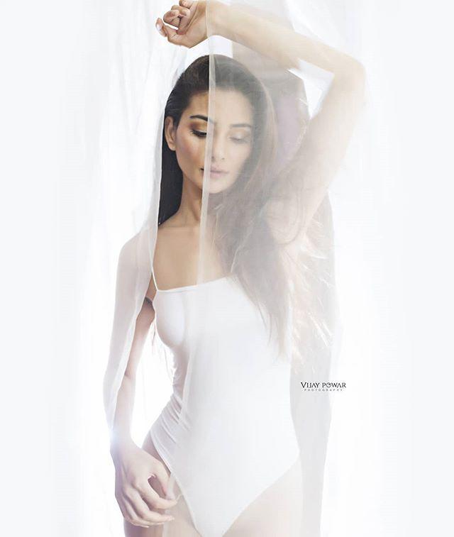 Actress Renuca Singh Thakuri Hot Photo Shoot Photos