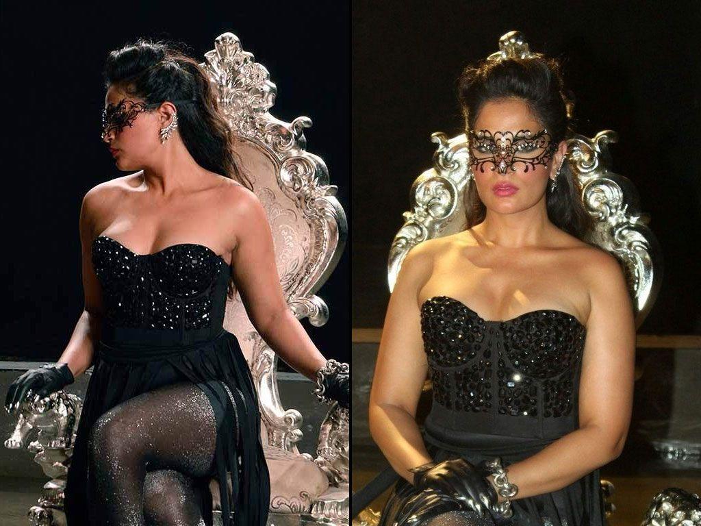 Actress Richa Chadda Hot & Sexy Cleavage, Bikini Show Stills