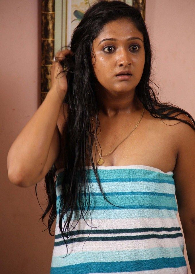 Actress Roopika Hot Navel Photos