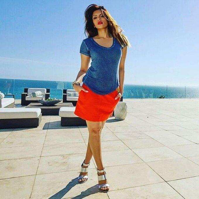 Actress Shama Sikander's super HOT pics go viral yet again!