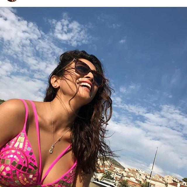 Actress Shriya Saran New Unseen Hot Photos Collections