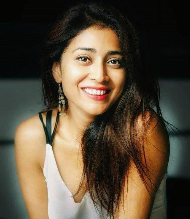 Actress Shriya Saran New Unseen Hot Photos Collections