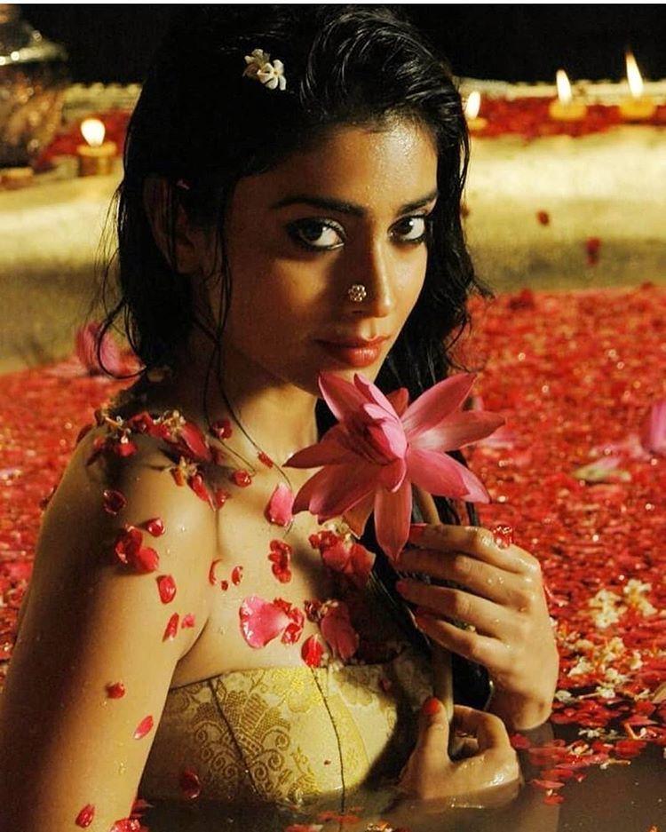 Actress Shriya Saran New Unseen Hot Photos Collections