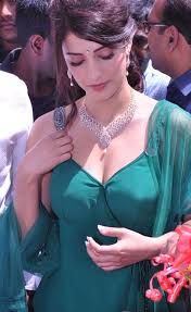 Actress Shruti Hassan Shows Her Cleavage Show Stills