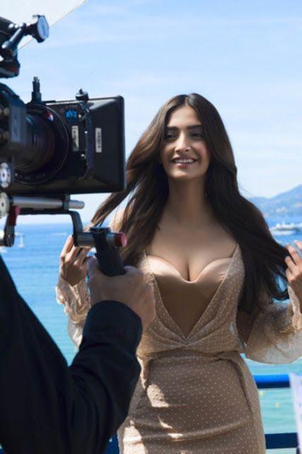 Actress Sonam Kapoor Latest Hot & Spicy Cleavage Show Photos