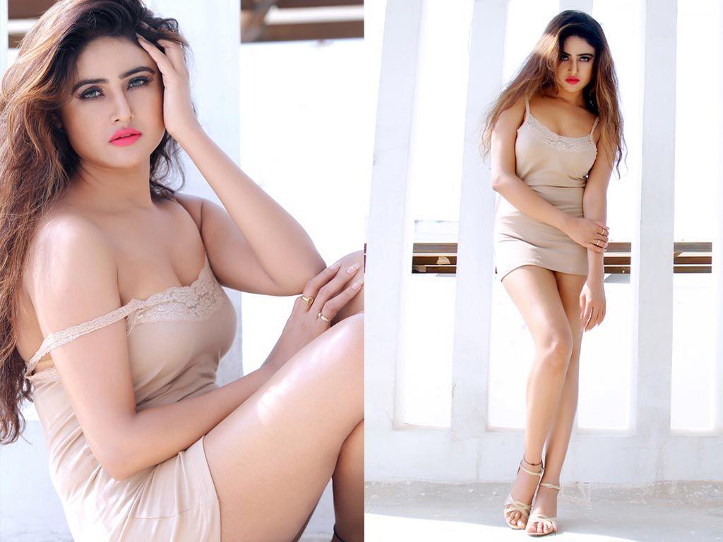Actress Sony Charishta Hot & Spicy Cleavage Show Photos Collections
