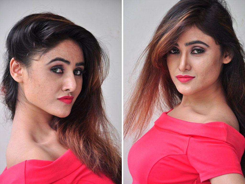 Actress Sony Charishta Hot & Spicy Cleavage Show Photos Collections