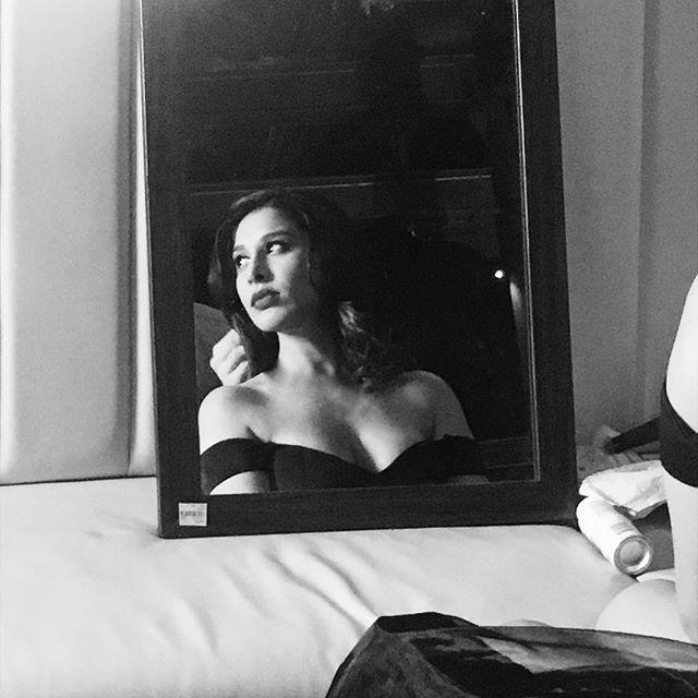 Actress Sophie Choudry Latest Hot & Spicy Photo Stills