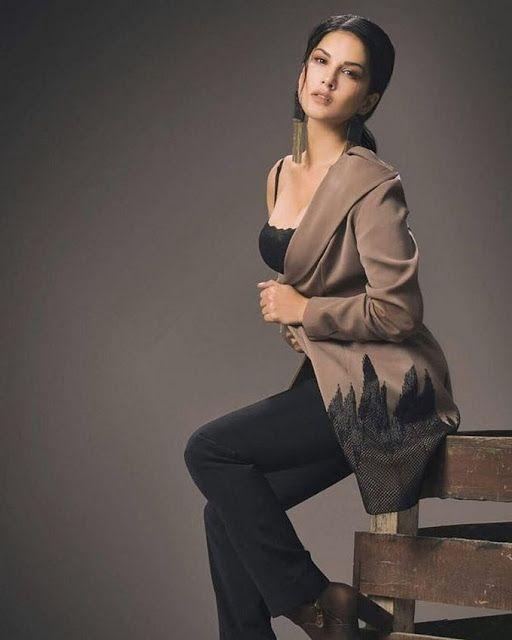 Actress Sunny Leone Latest 2017 Sexy Pics