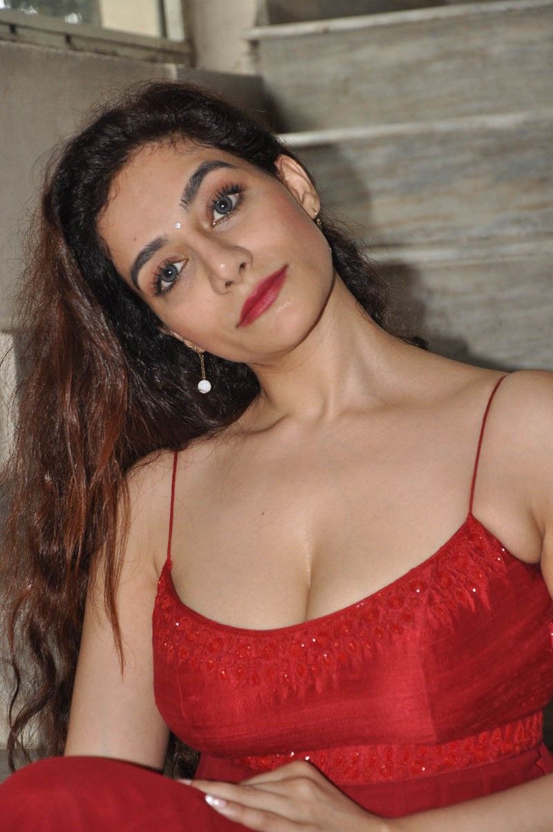 Actress Surabhi Hot Sexy Photos