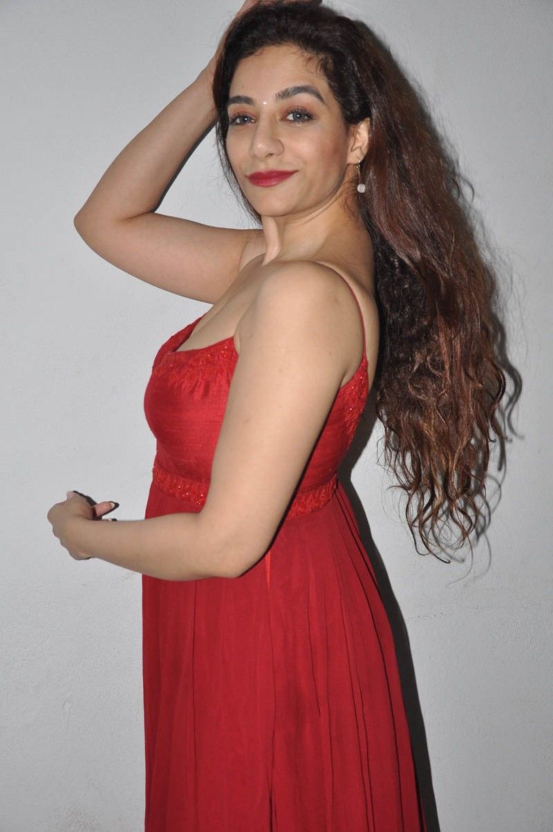 Actress Surabhi Hot Sexy Photos