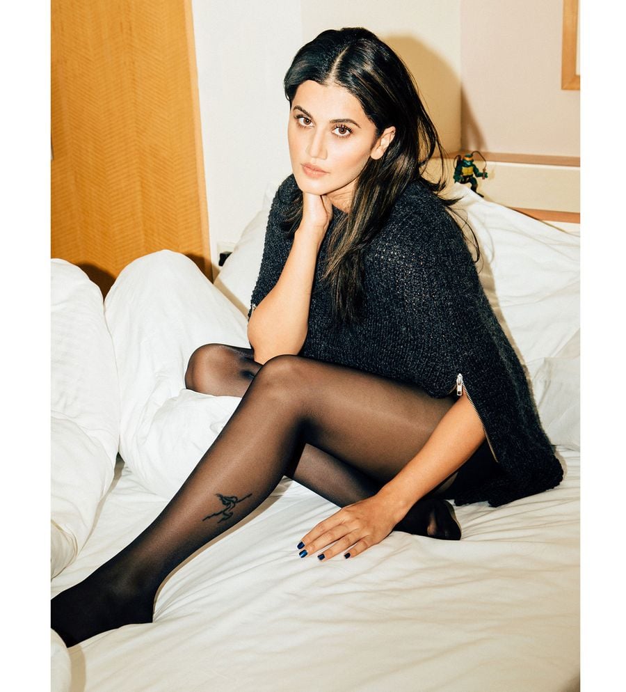 Actress Taapsi Hot Sexy Images