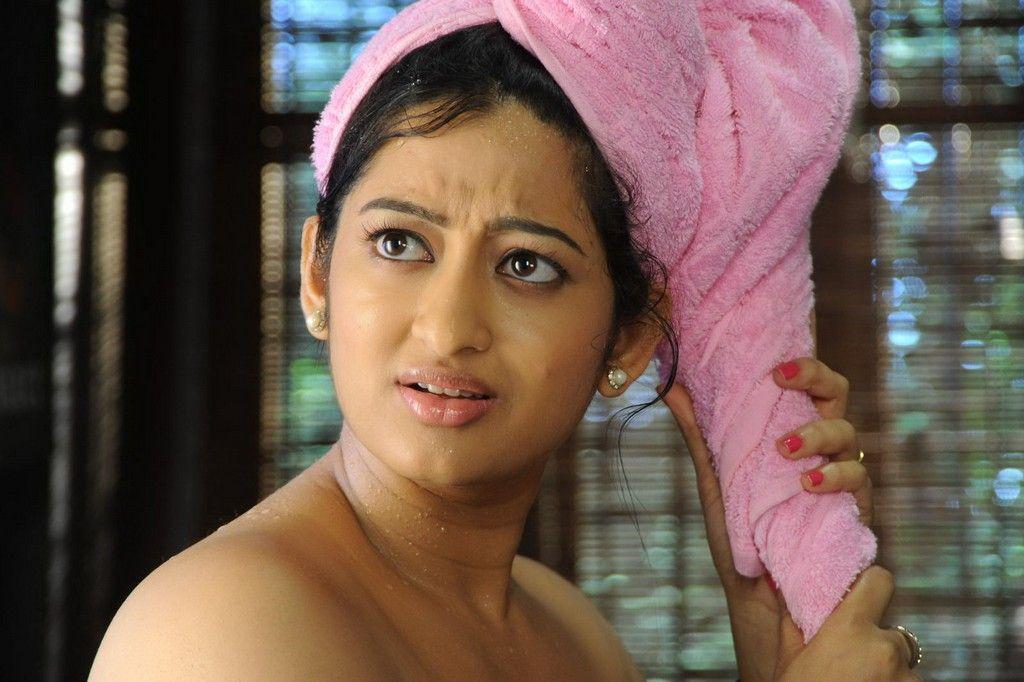 Actress Tanishka Hot Cleavage Show Stills