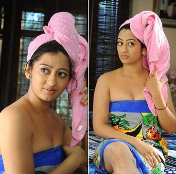 Actress Tanishka Hot Cleavage Show Stills